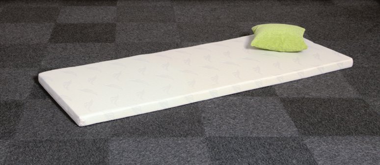 ausgerollte Rollmatratze